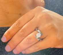 Load image into Gallery viewer, IGI Certified 14k solid and heavy white gold round cut diamond engagement ring tension set solitaire 1.00ct F VS2