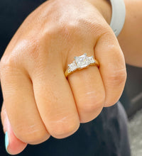 Load image into Gallery viewer, IGI Certified 14k Solid Yellow Gold Princess Cut Diamond Engagement Ring Bridal Wedding Three stone style 2.20ct F-VS2