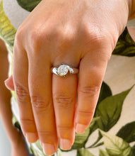 Load image into Gallery viewer, IGI Certified 14k Solid And Heavy White Gold Round Cut Engagement Ring Semi Tension Set Solitaire 1.00ctw F-VS2