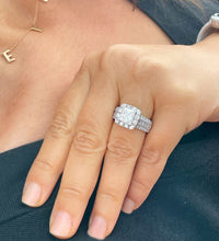 Load image into Gallery viewer, IGI Certified 14k Solid And Heavy White Gold Princess Cut And Round Cut Diamond Engagement Ring Halo 3.00ct F-VS2