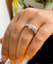 Load image into Gallery viewer, 14k Solid And Heavy White Gold Round Cut Moissanite Engagement Ring Semi Tension Set Solitaire 1.00ctw