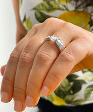 Load image into Gallery viewer, 14k Solid And Heavy White Gold Round Cut Natural Diamond Engagement Ring Tension Set Solitaire 0.75ctw