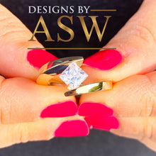 Load image into Gallery viewer, Beautiful 14K Solid Yellow Gold Princess Cut Natural Diamond Engagement Ring Bridal, Wedding, Anniversary, Tension Set Solitaire 0.75ct