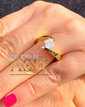 Load image into Gallery viewer, Beautiful 14K Solid Yellow Gold Princess Cut Natural Diamond Engagement Ring Bridal, Wedding, Anniversary, Tension Set Solitaire 0.75ct