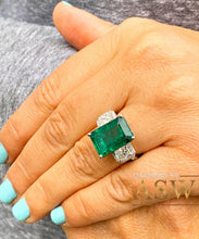 Load image into Gallery viewer, Large 14k solid white gold green emerald and round cushion cut simulated diamond engagement ring bridal, wedding, promise 6.50ctw
