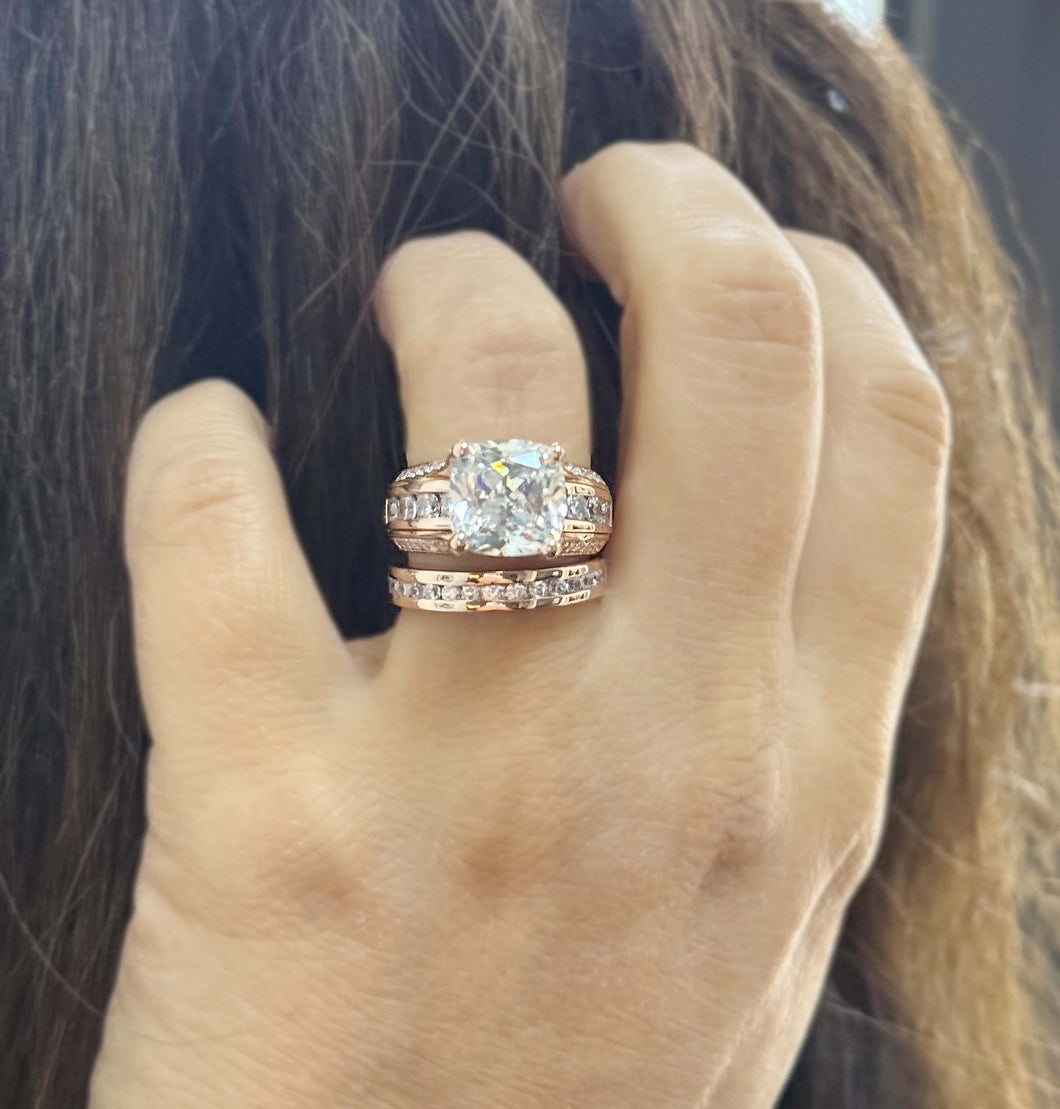 Cushion And Round Cut Sides Diamond Engagement Ring And Band Set In IGI Certified 14K Solid Rose Gold Hidden Halo Wedding Bridal Ring 6.50ct