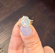 Load image into Gallery viewer, Emerald Cut And Round Cut Sides Moissanites Engagement Ring Halo Wedding Ring Minimalist Bridal Ring 14K Solid Yellow Gold Propose Ring 2.65
