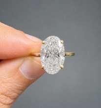 Load image into Gallery viewer, Oval Shape And Round Cut Moissanite Engagement Ring Halo Wedding Ring Prong Set Bridal Ring 14K Yellow Gold Propose Ring For Her 4.15ct
