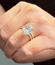 Load image into Gallery viewer, Oval Cut Diamond Engagement Ring And Matching Band Solitaire Ring IGI Certified 14k Solid Yellow Gold Bridal Ring Wedding Ring 5.30ctw G-VS2
