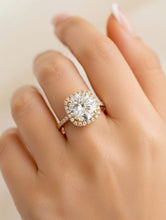 Load image into Gallery viewer, Round Cut Simulated Diamonds Engagement Ring 14K Solid Yellow Gold Halo Design Wedding Bridal Ring 2.50ctw
