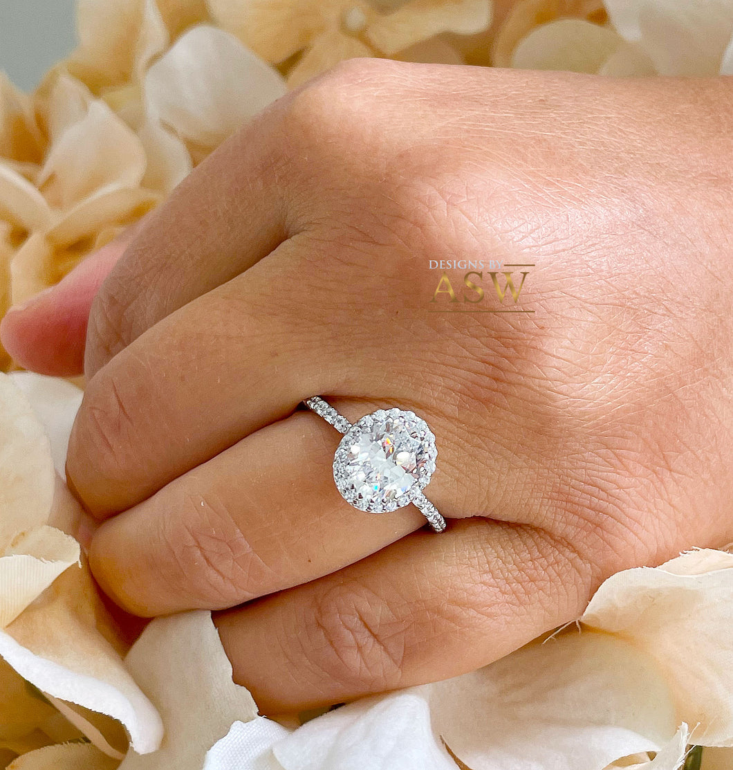 14K White Gold Oval Cut Forever One Moissanite And Natural Round cut Diamond Engagement Ring Deco, Halo, Bridal, Wedding, Propose 3.70ct