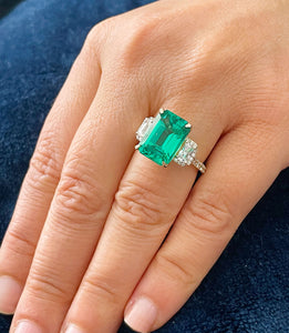 Big 14k solid yellow gold green emerald and round and emerald cut simulated diamond engagement ring bridal, wedding, promise 5.50ctw