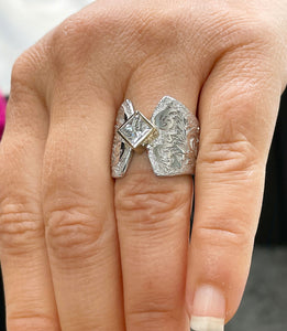 Unique Design 14K Solid And Heavy White Gold Princess Cut Simulated Diamonds Engagement Ring Bezel Antique Style Filigree 1.00ct