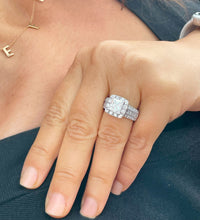 Load image into Gallery viewer, IGI Certified 14k Solid And Heavy White Gold Princess Cut And Round Cut Diamond Engagement Ring Halo 3.00ct F-VS2
