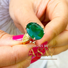 Load image into Gallery viewer, 14k Solid Yellow Gold Oval Cut Emerald Simulated And Fancy Yellow Pear Shape Cut Simulated Diamonds Design Ring Bridal Wedding 6.00ctw
